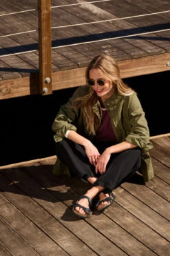 Birkenstock Franca Oiled Leather Slides -Shoreline Trendy 1021112 Shoe Black Lifestyle