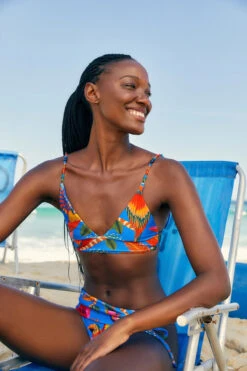 Farm Rio Macaw Party Banded Bikini Top -Shoreline Trendy 311539 Bikini Top Macaw Party Lifestyle