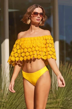Bardot Off The Shoulder Crop Top -Shoreline Trendy 3463835 Apparel Top Daisy Lifestyle