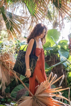 Lanai Tote Bag -Shoreline Trendy DAY26906 0206 Bag Gold Black Lifestyle